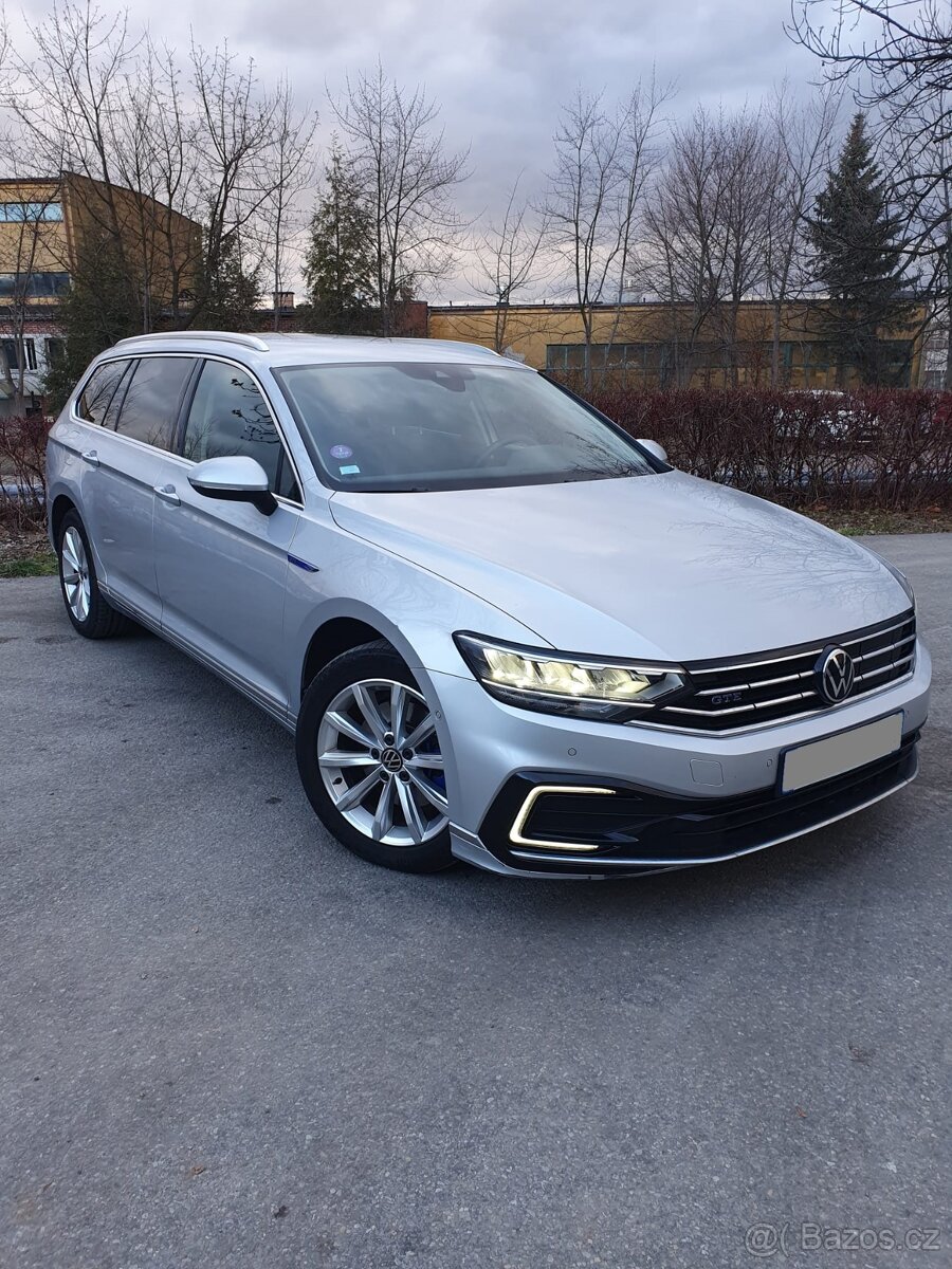 VW PASSAT B8 GTE 1.4 TSI HYBRIDE 218 KONÍ DSG  ROK  2021