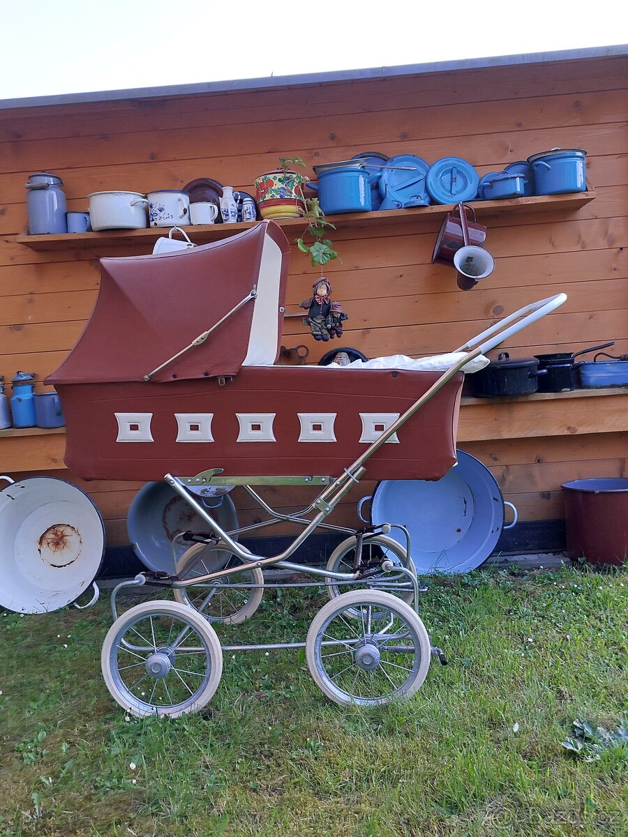 Retro kočárek Liberta
