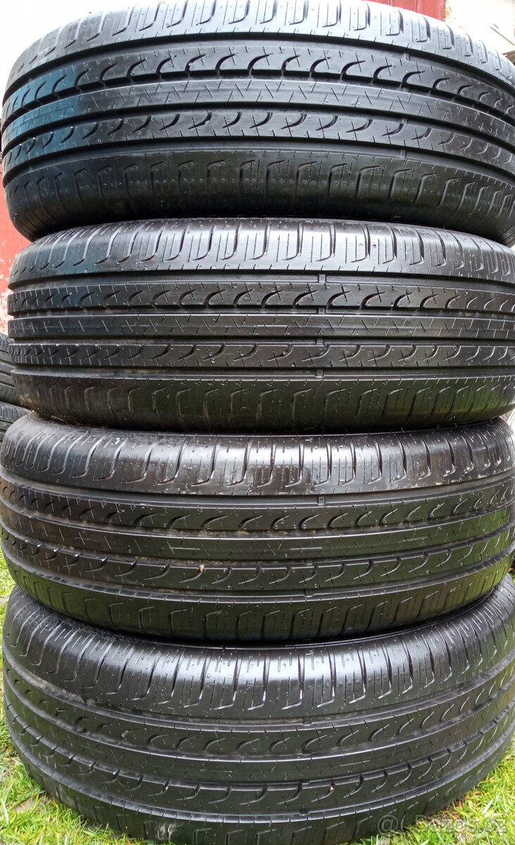 Zánovní letní pneumatiky Goodyear 215/60/17 99,99%