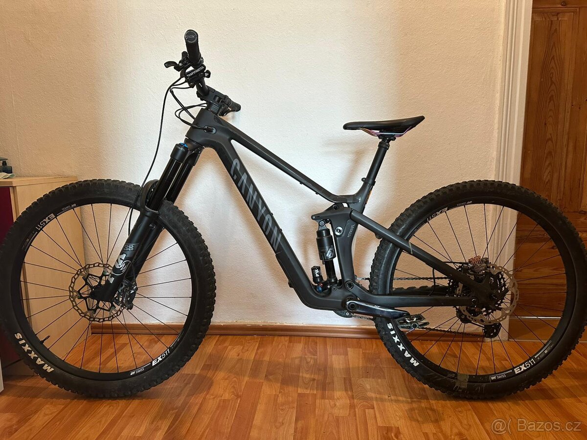Carbonowe Horské kolo Canyon Strive CFR
