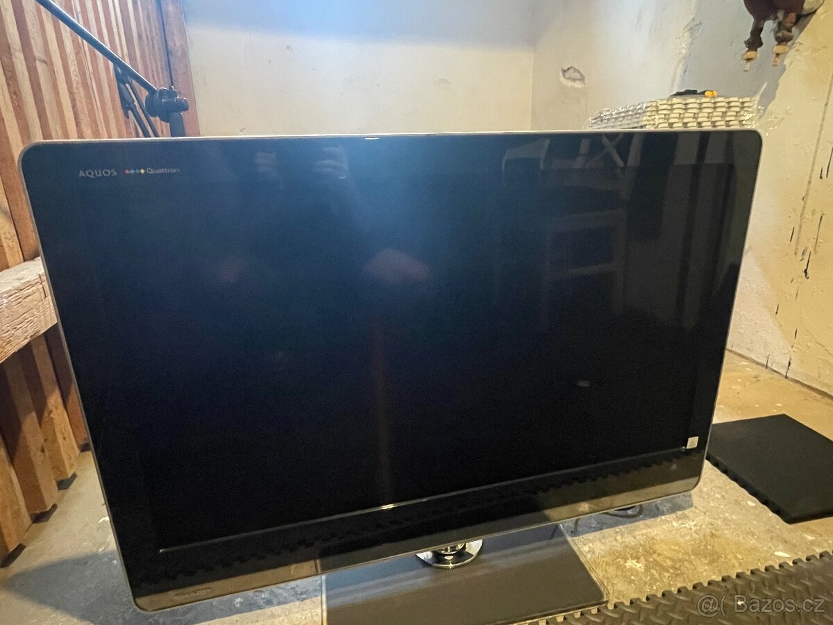 TV - Aquos Quattron Sharp