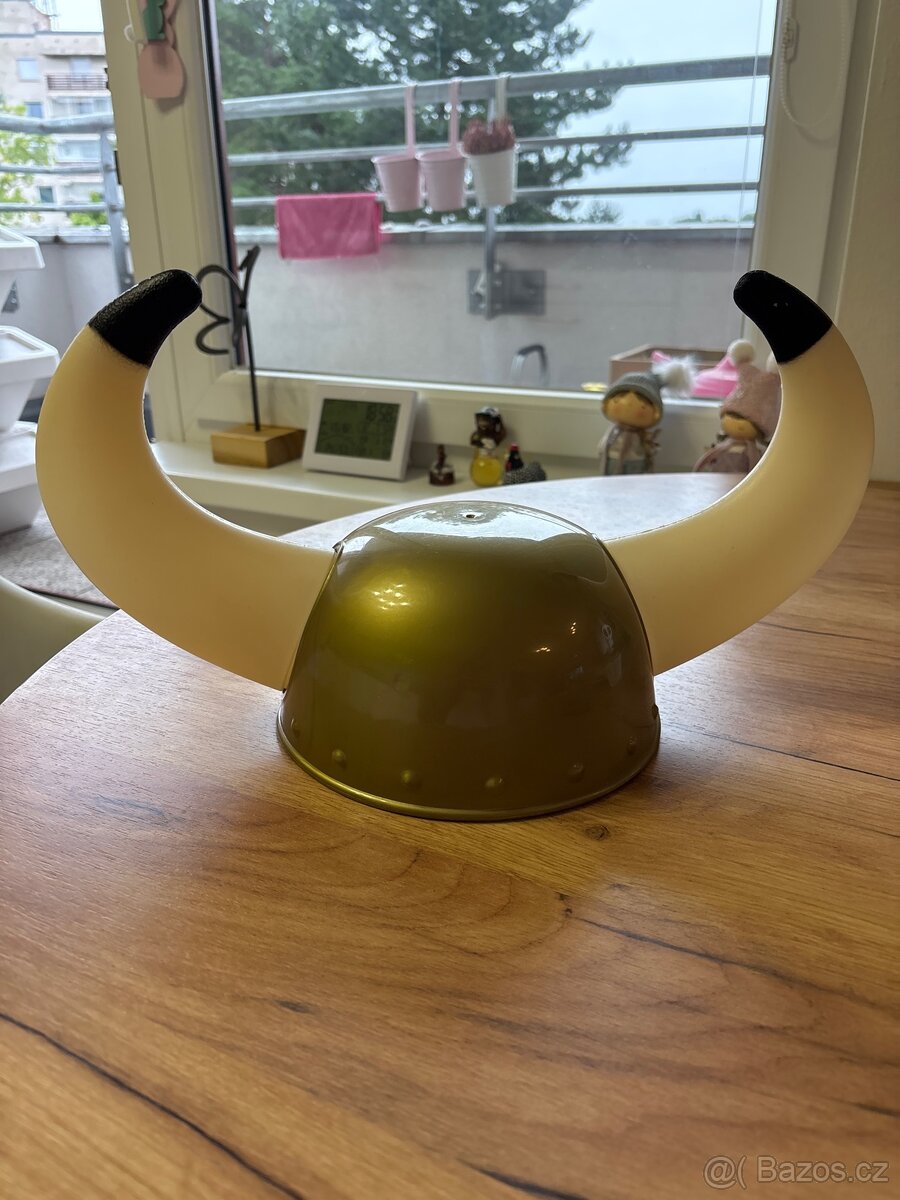 Vikingska helma
