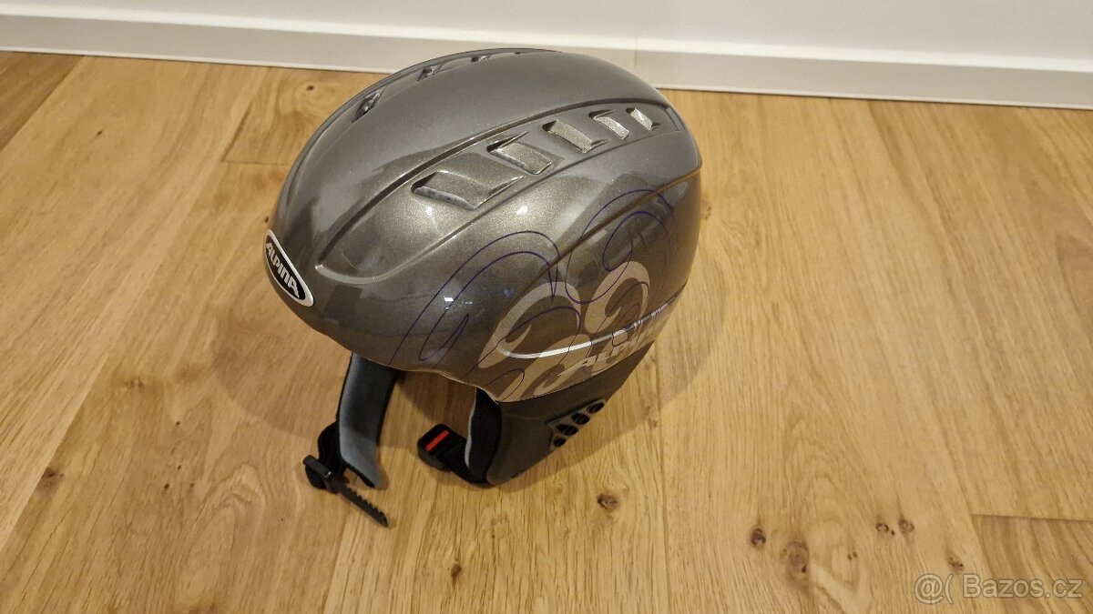 Dětská lyžařská helma Alpina, 48-52cm