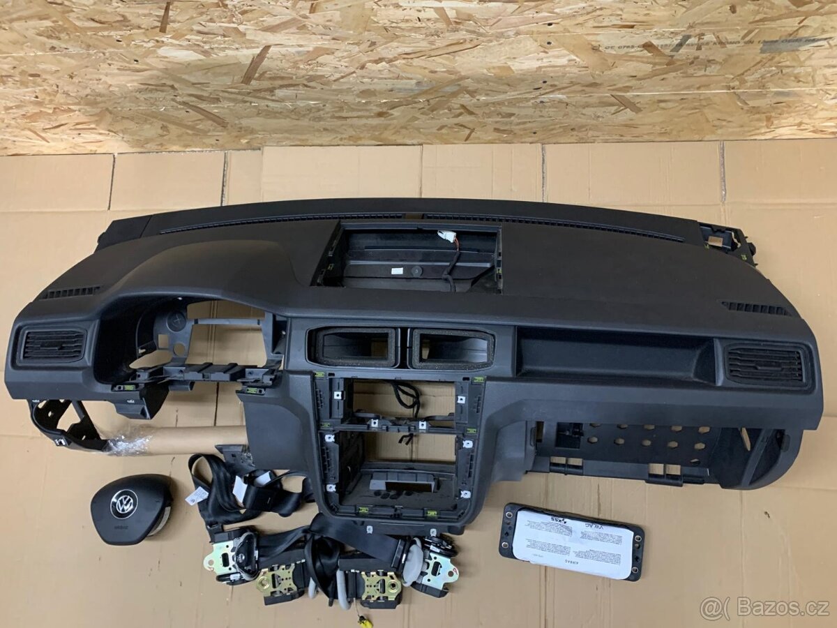 Airbagová sada Volkswagen Caddy s originální deskou demontáž