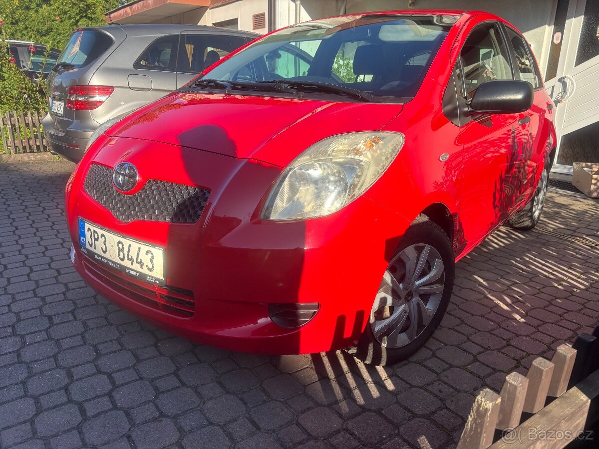 Toyota YARIS,PERFEKTNÍ STAV, 1MAJITEL,Benz,1.3,NOVA STK7/27