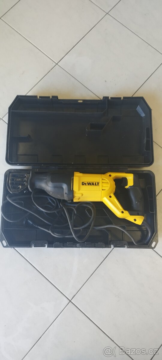 Pila ocaska DEWALT DVE 305