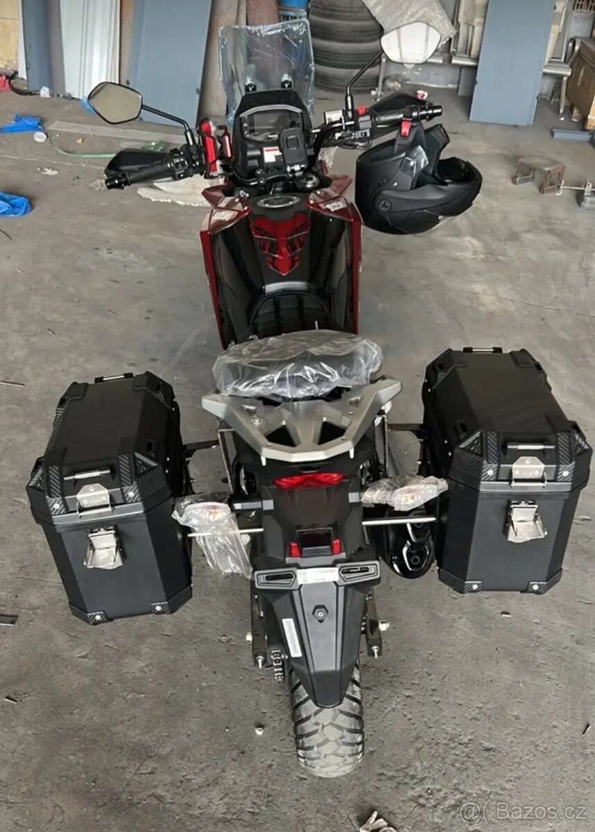 2x černý boční adventure motokufry nové