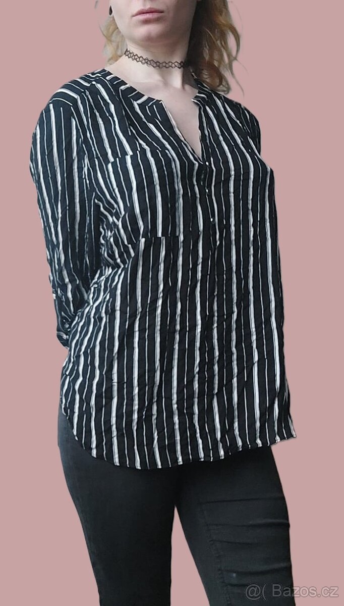 Černobílá pruhovaná office košile
