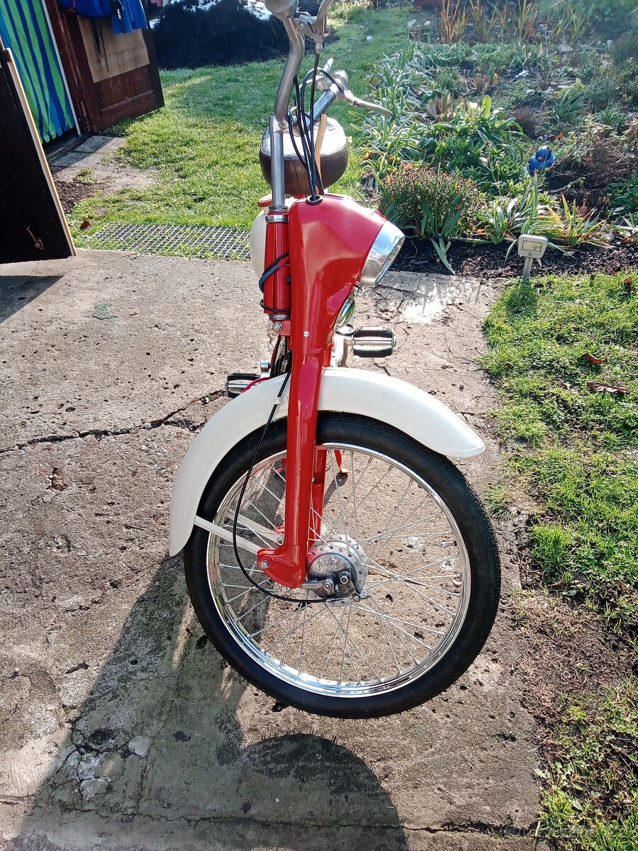 Prodám Moped stadion s 22