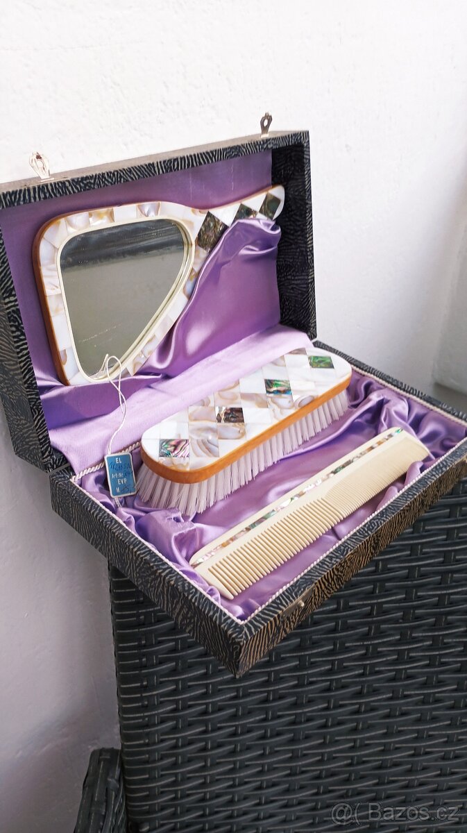 Prvorepublikový set s perletí