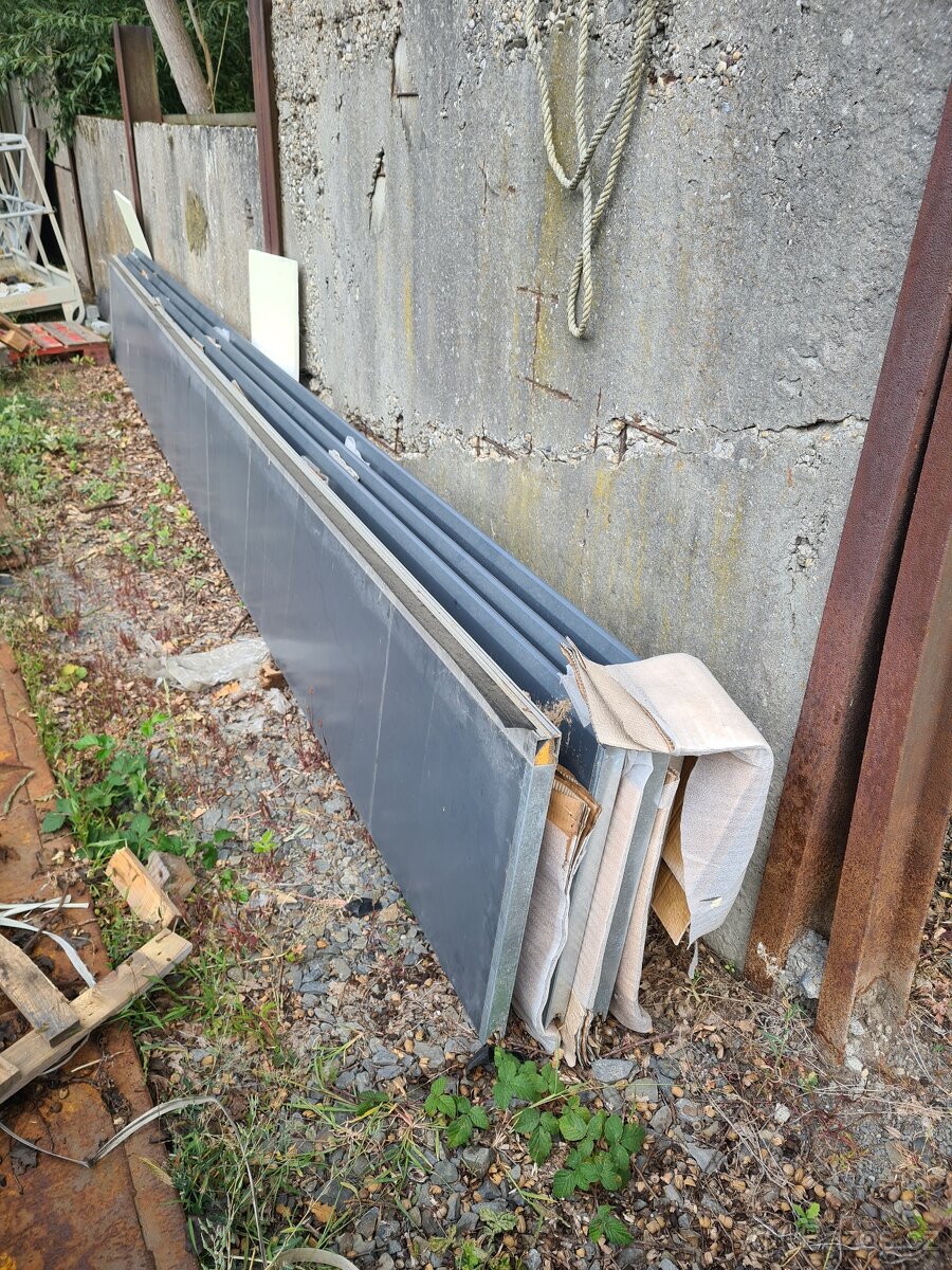 Garážova vrata  - pouze panely  6x2.5m