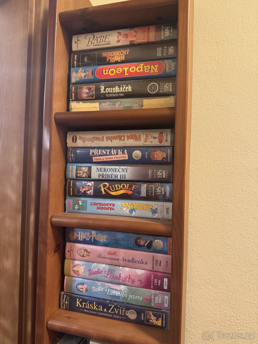 Sbírka VHS kazet – Disney, Barbie, Harry Potter, Nekonečný p