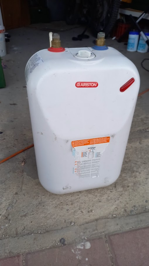 Elektrický ohřívač vody Ariston ARKSH 5 U, beztlaký, spodní