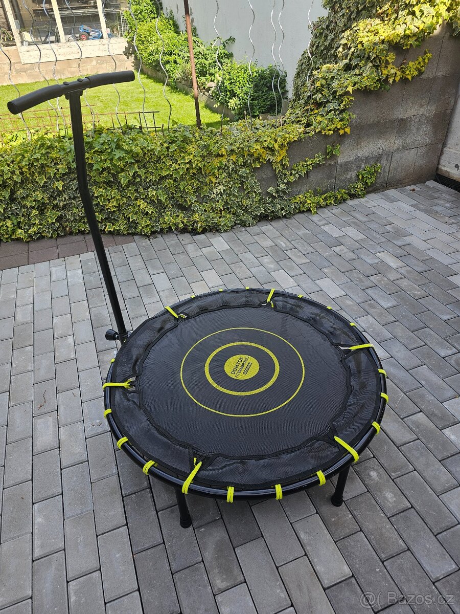 Trampolína zánovní