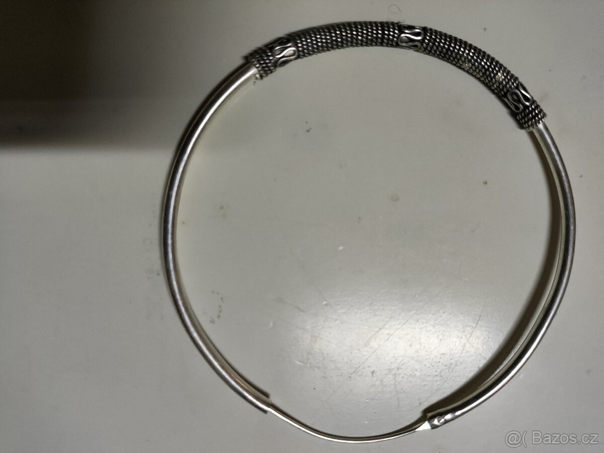 Stříbrné náušnice - kruhy s hadem