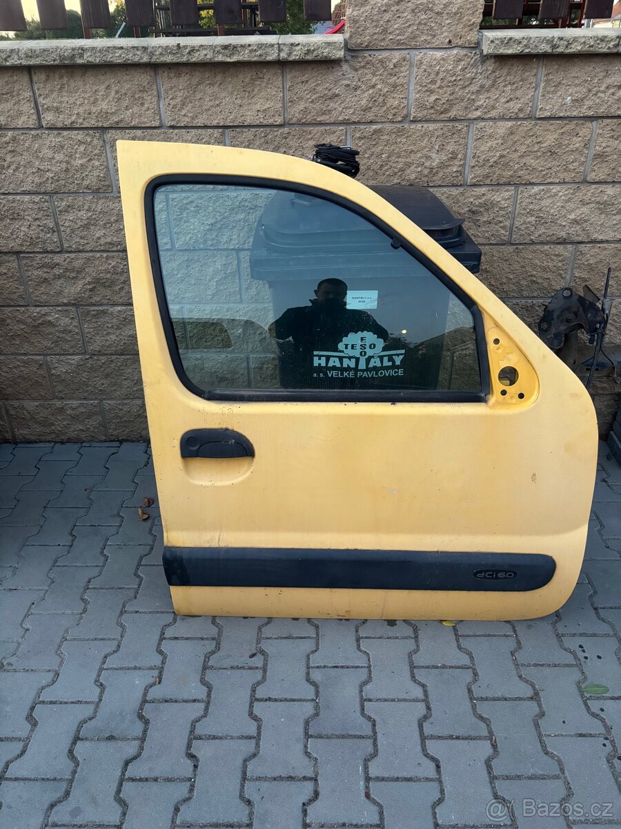 Právě přední dveře Kangoo 1
