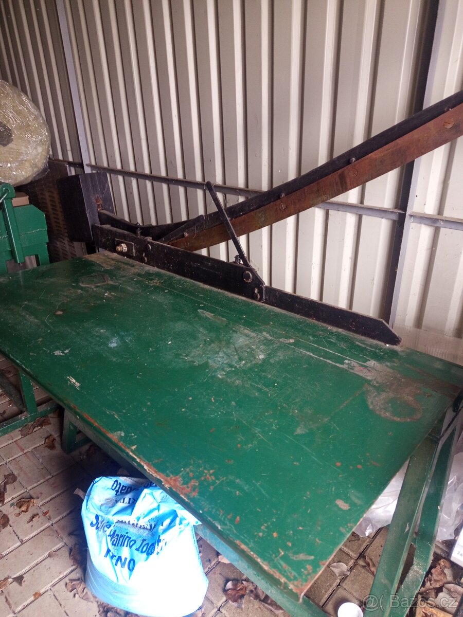 Tabulové nůžky na plech , ohýbačka plechu