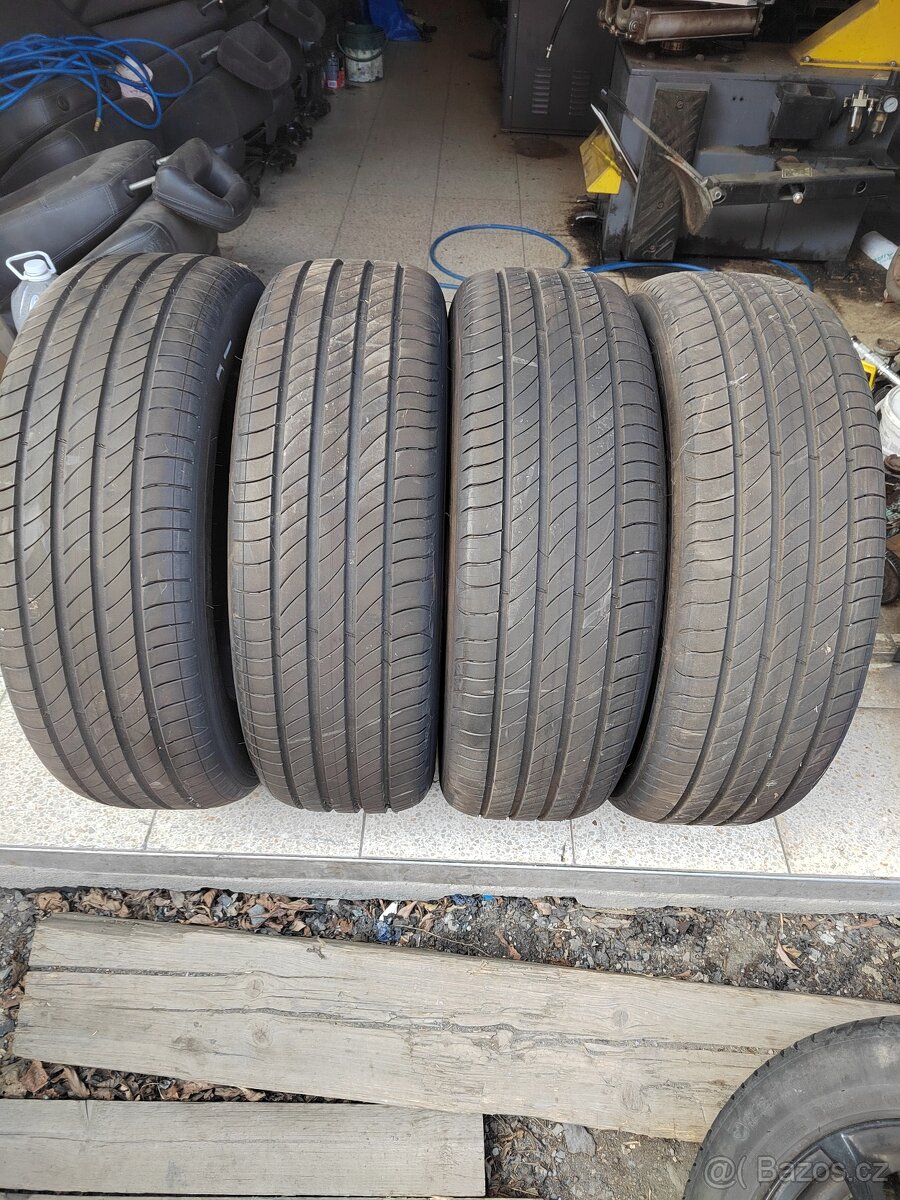 Prodám zánovní letní pneu 215/65/17 Michelin Primacy 4 103V