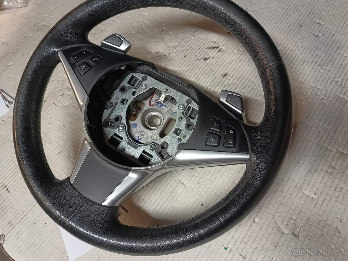 Sport paket volant s pádly pro BMW e60 e61