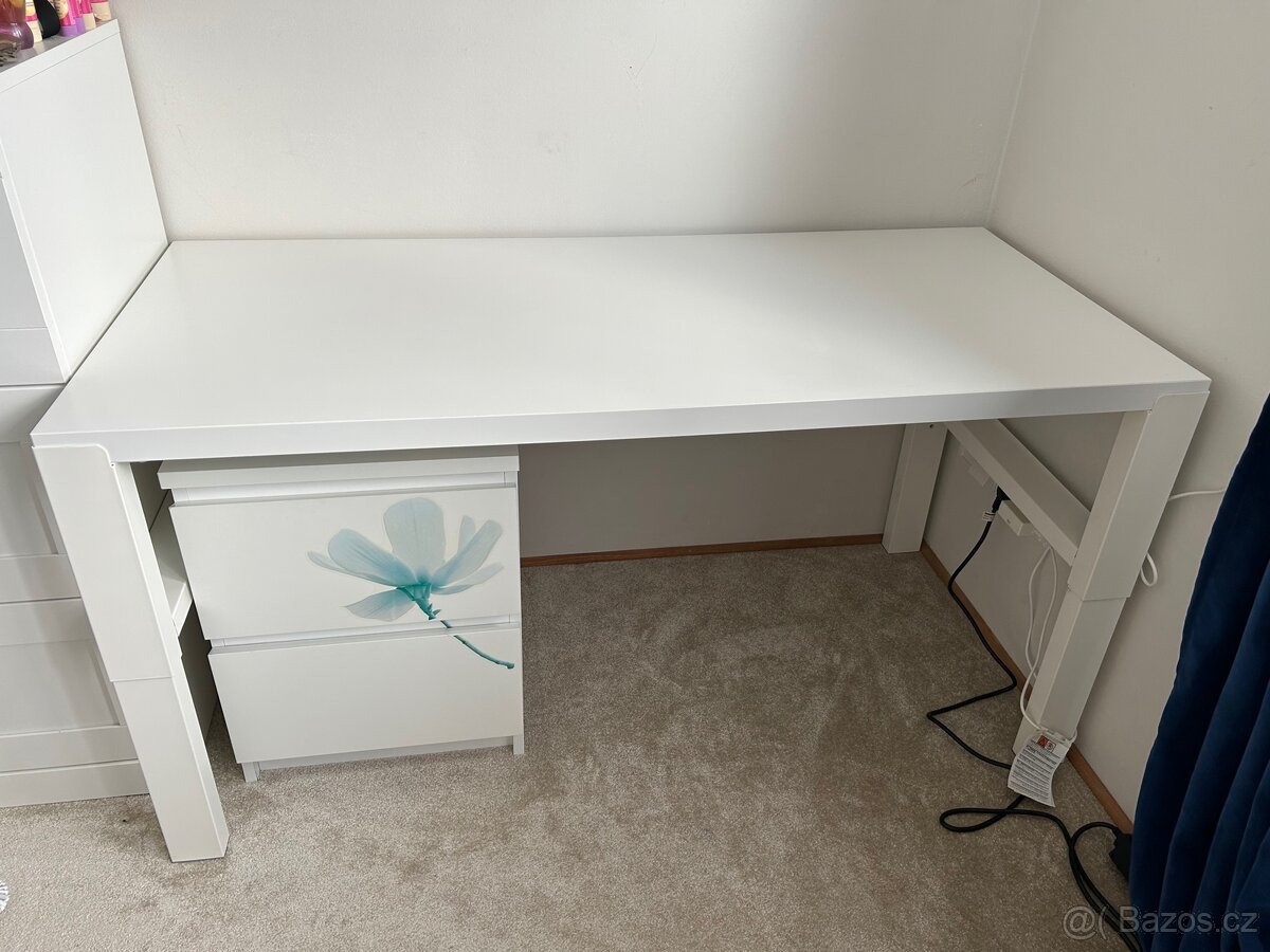 Rostoucí stůl IKEA