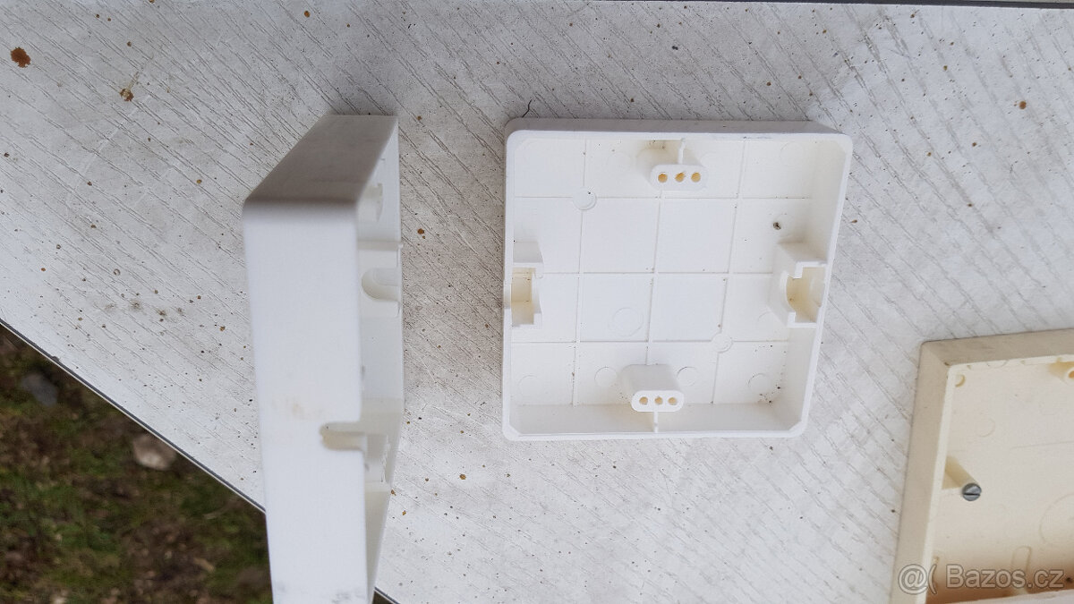 Instalacni krabice elektro - ruzne