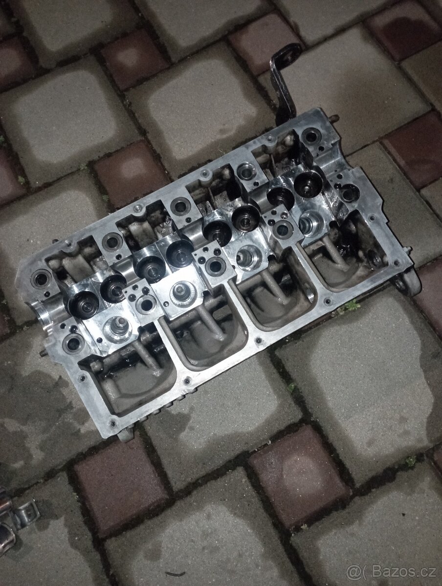 1.9 tdi Hlava motoru PD