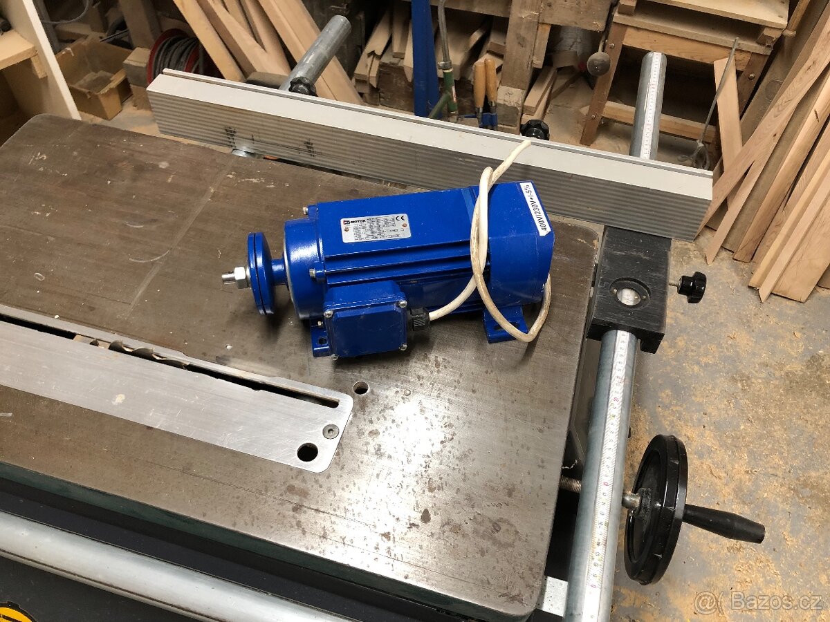 Pilový elektromotor levý 2,2kw