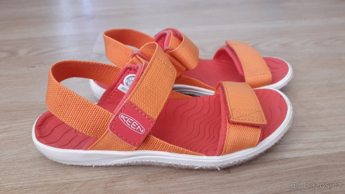 Sandálky Keen vel. 32/33