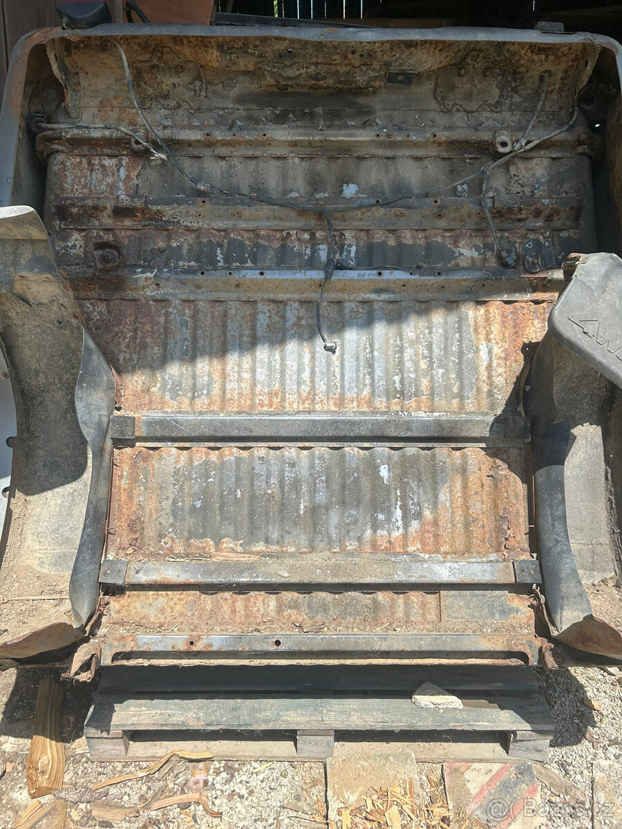 Mitsubishi L200 korba