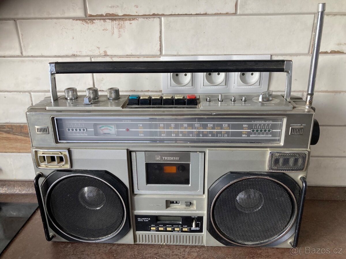 BOOMBOX Trident CX-452, funkční rádio