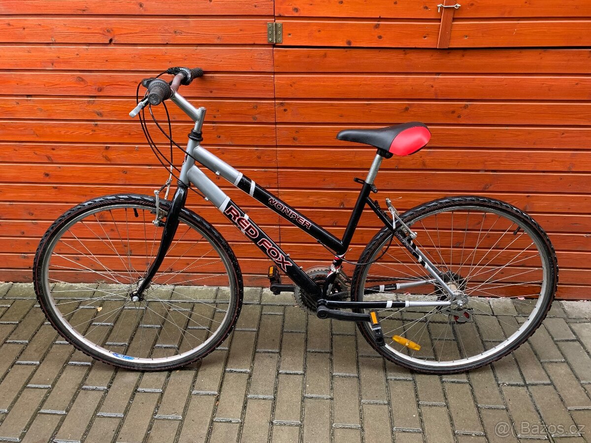 Dámské trekingové kolo 27,5” Red Fox