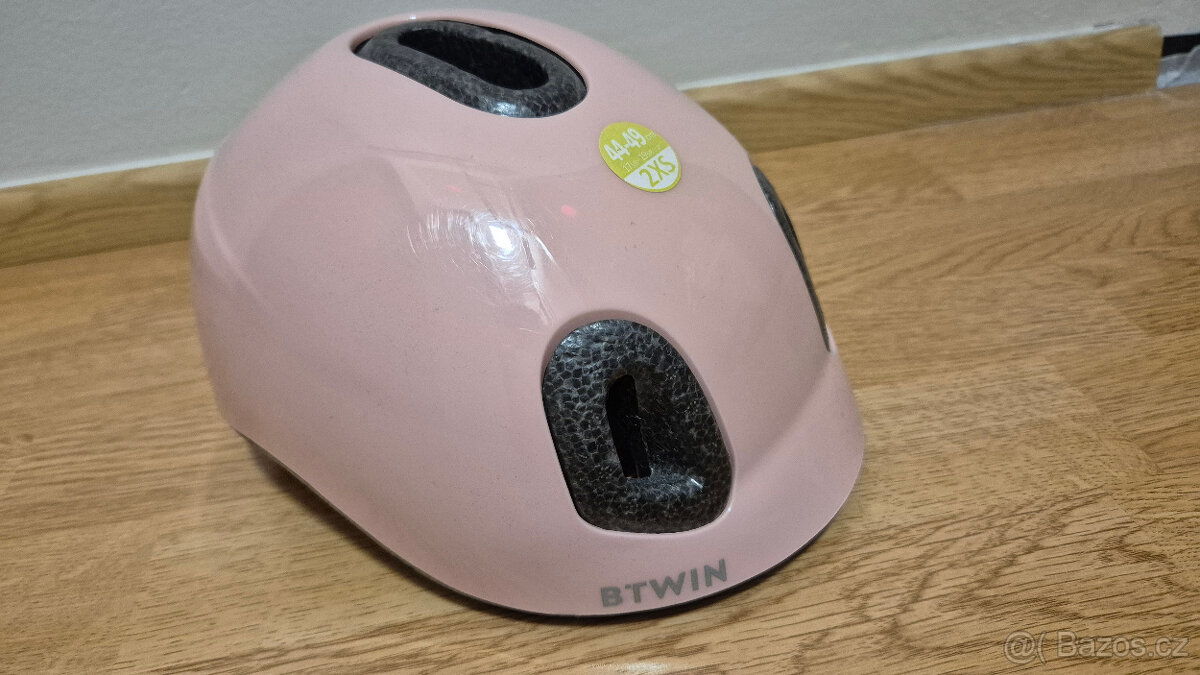 Dětská helma na kolo decathlon BTWIN 44-49 cm