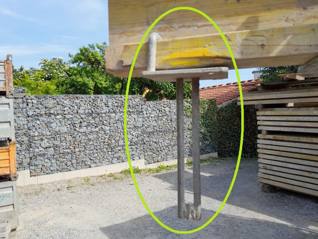 Přidržovací hlavice na nosník H20