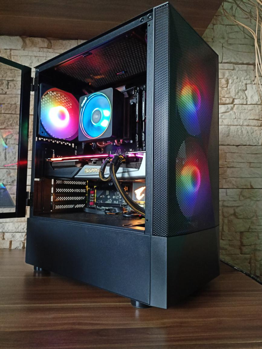 🚀 HERNÍ PC RYZEN 7 3700X, 32GB RAM, RX 5700XT NITRO+,SSD 🚀