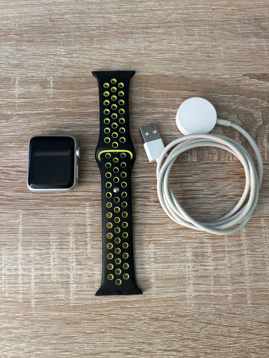 Apple Watch Series 1 – perfektní displej, plně funkční