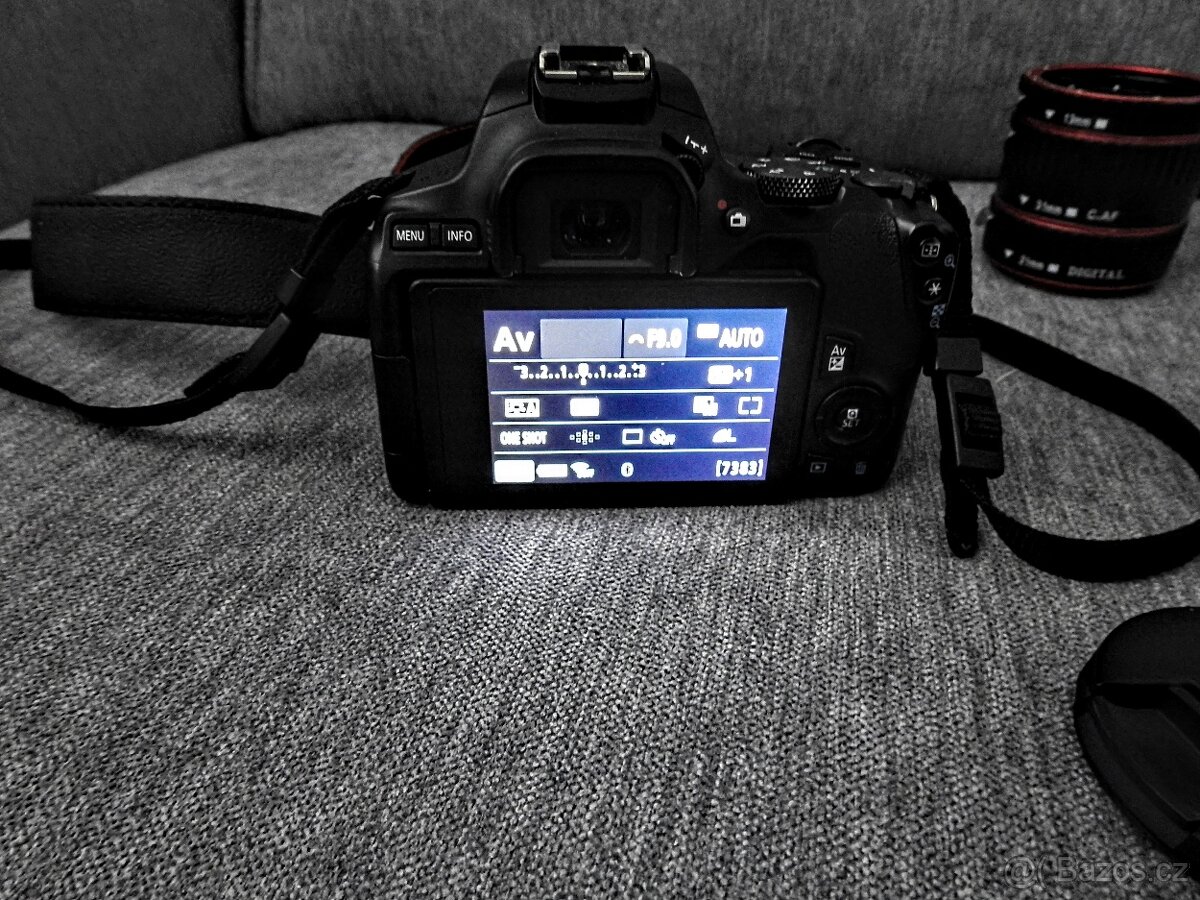 Canon EOS 250 D