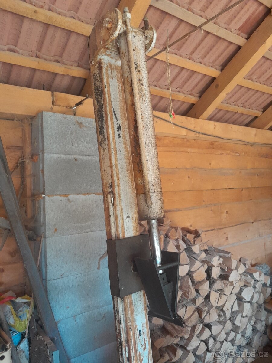 Štípačka na dřevo