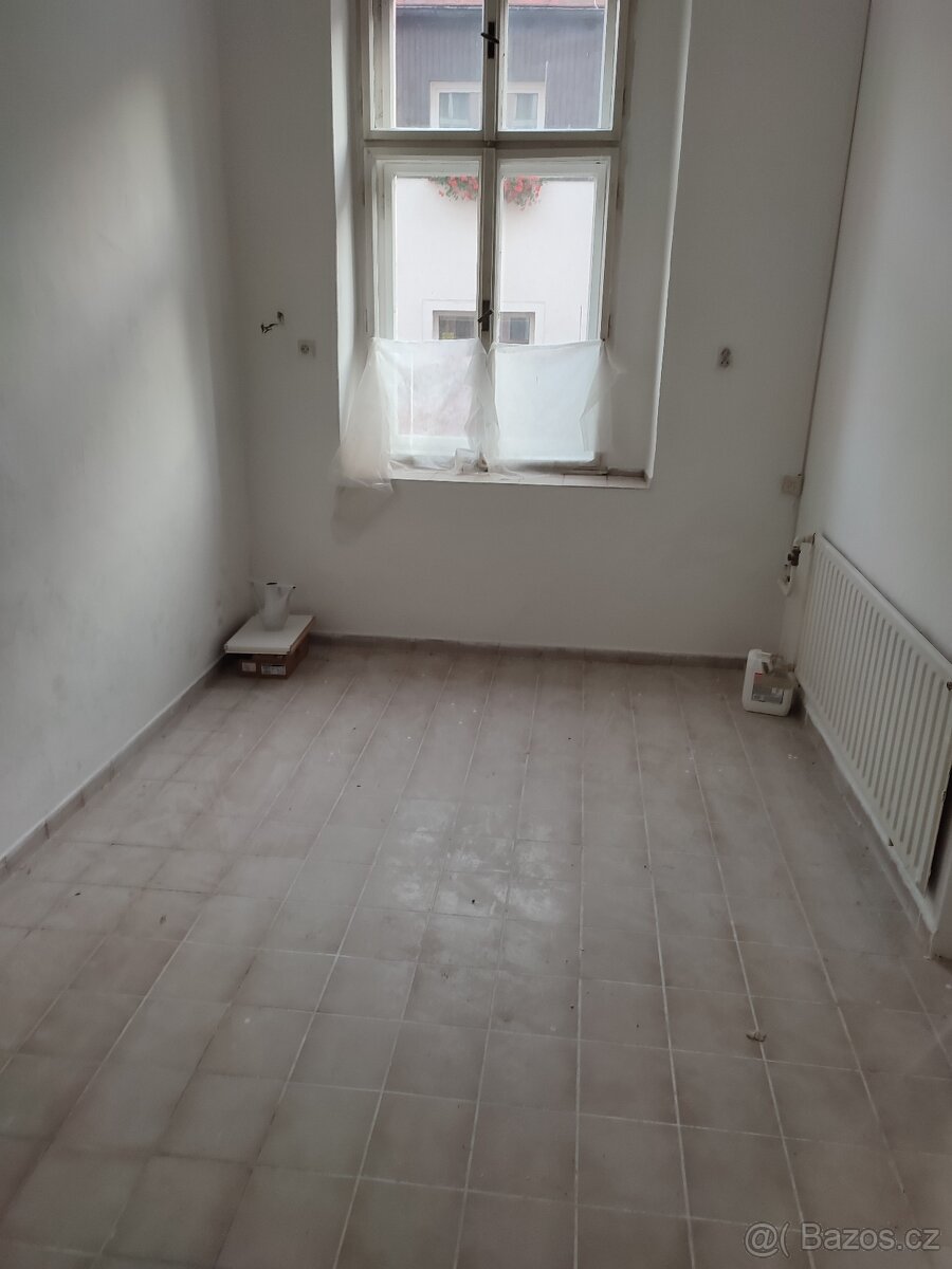 Pronájem nebytových prostor Březová u KV