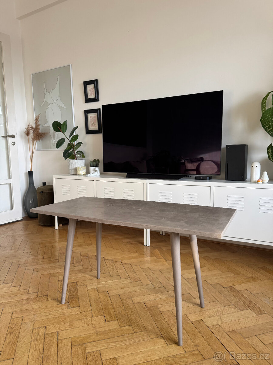 Retro vintage konferenční stolek