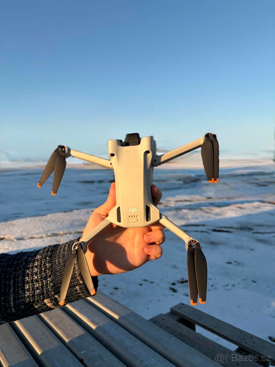 Prodám DJI Mini 3 Pro + Fly More Combo