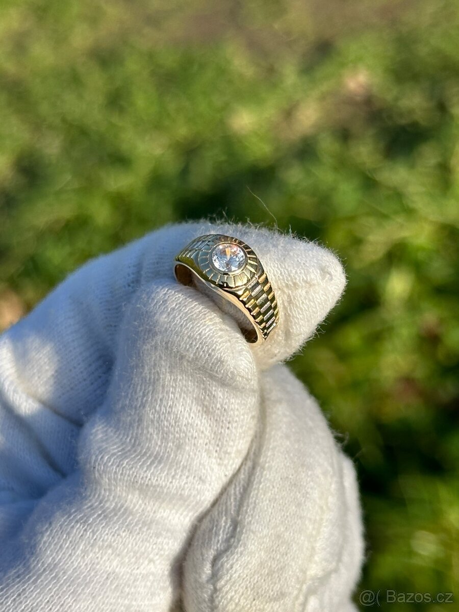 Zlatý prsten 2,67g