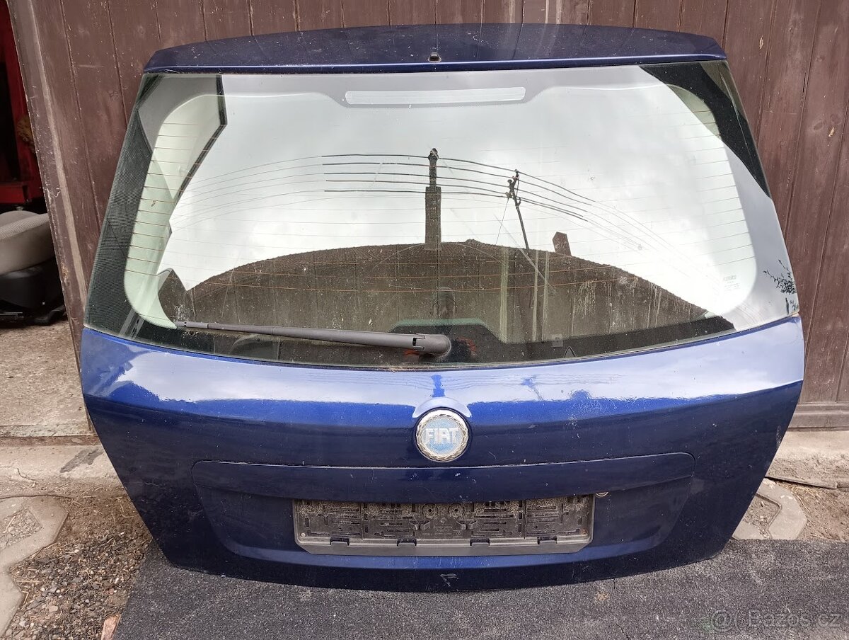 Fiat Stilo víko kufru