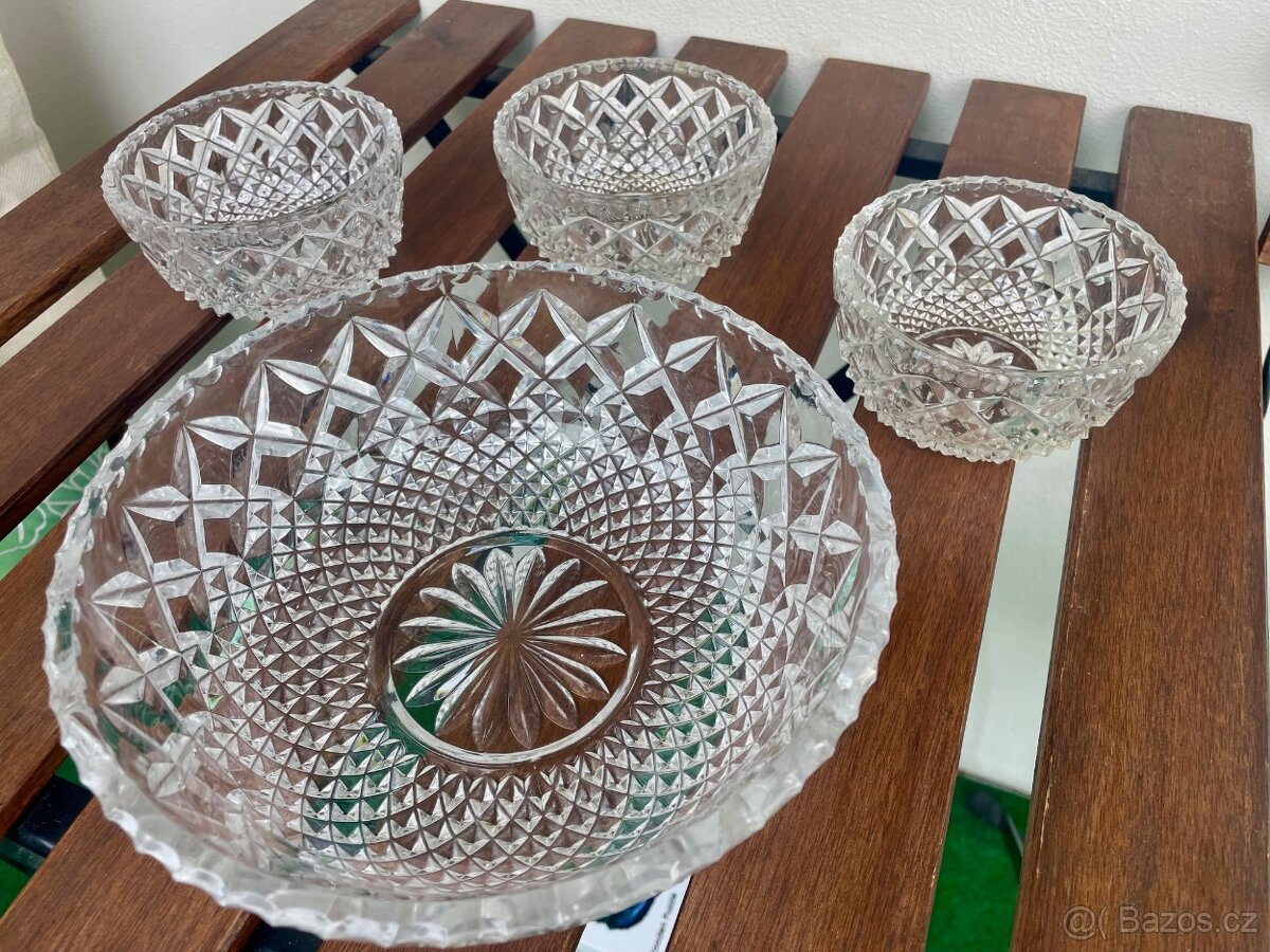 skleněné misky