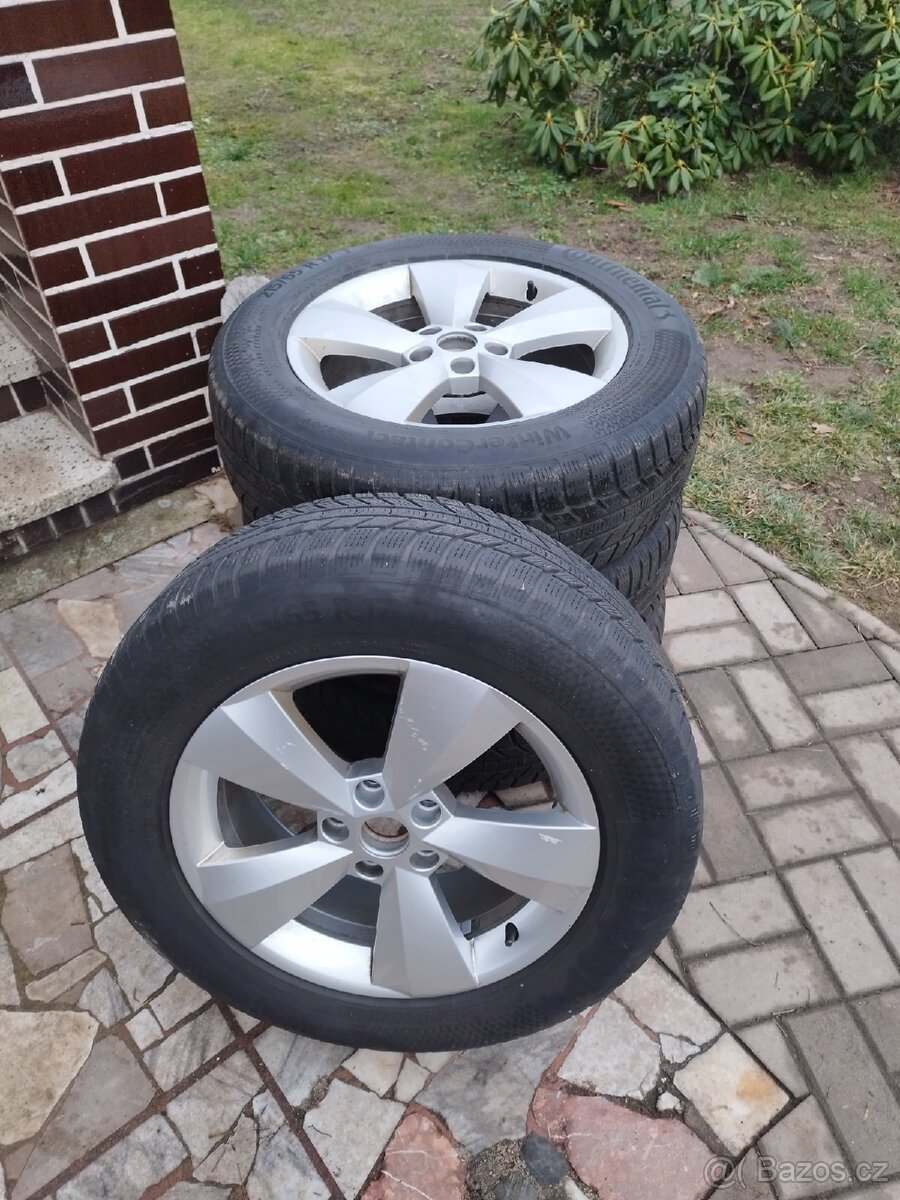 Originál ALU Škoda se zimními pneu 215/65 R17