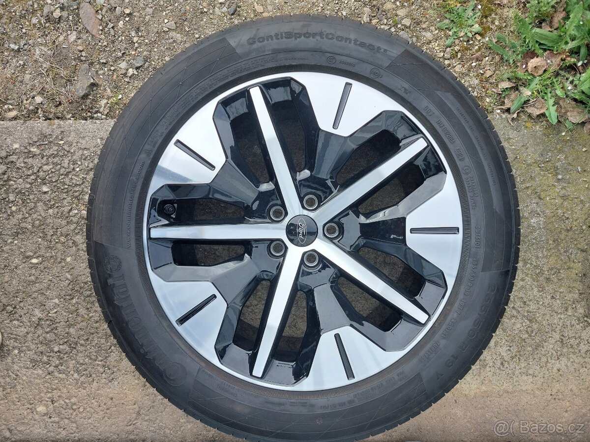 (č.60) Nová originální 19" Alu kola Ford Explorer E-tron