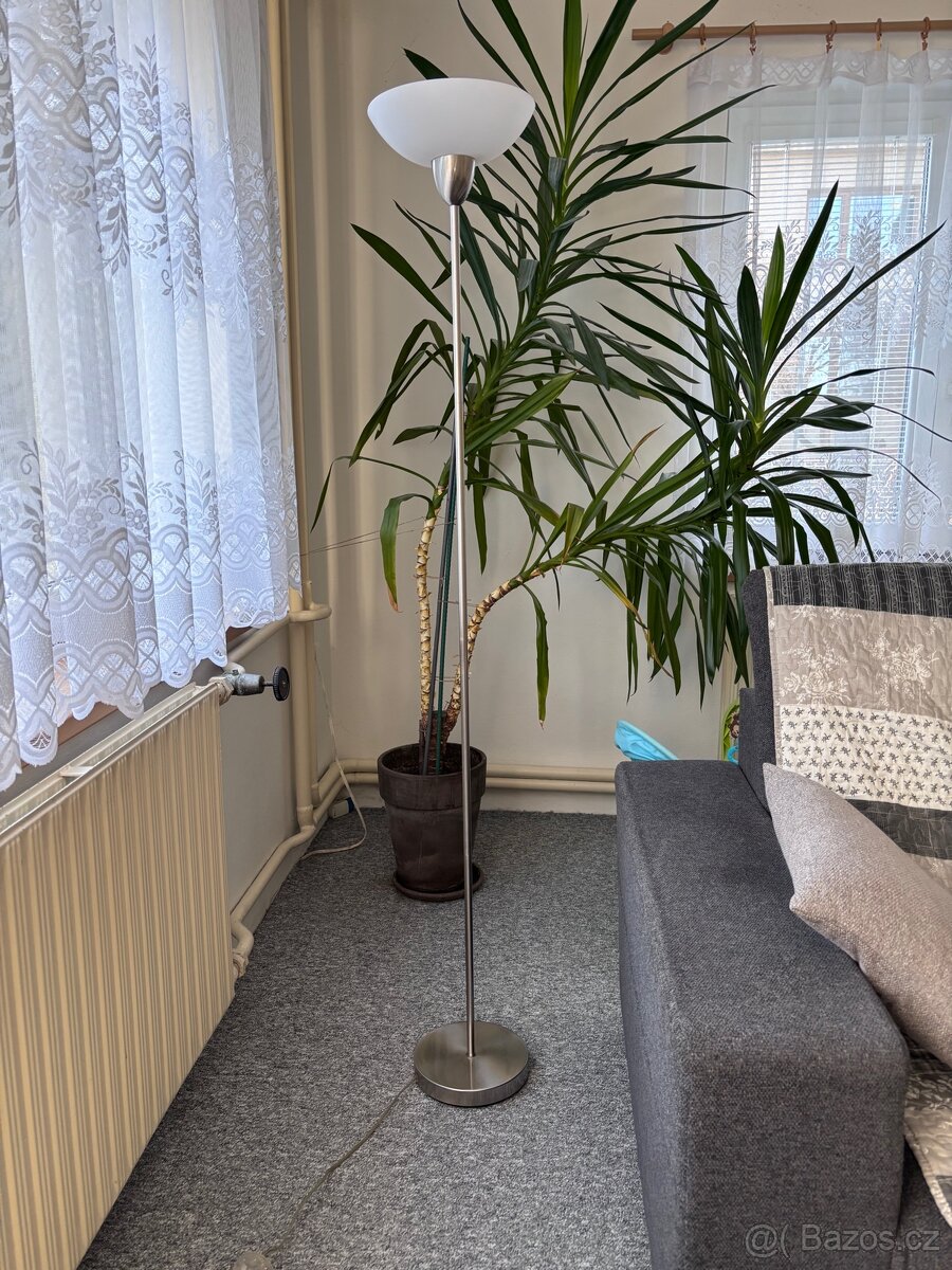 Prodám stojací lampu