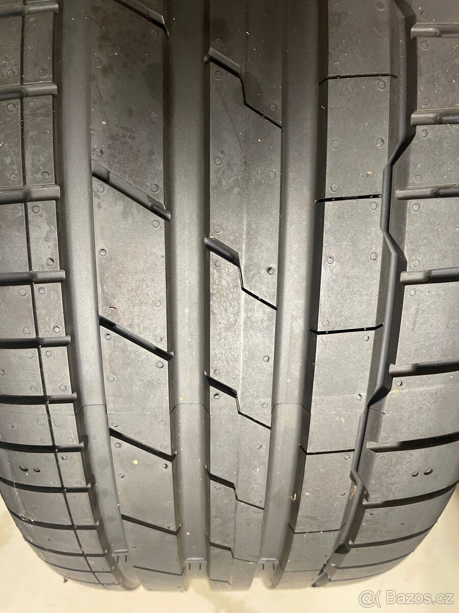 Pneu letní 4x Hankook 235/30r20 99%