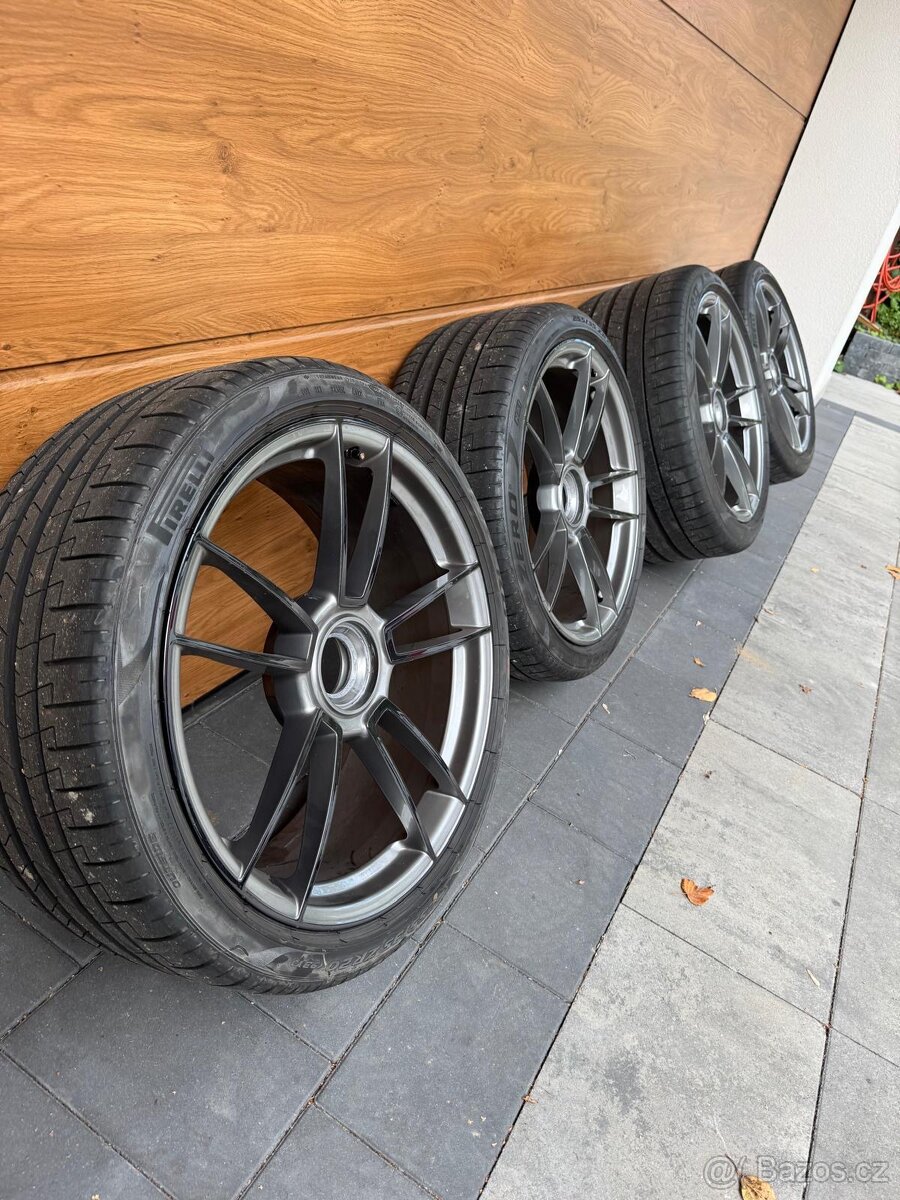 Porsche 992 Turbo S Alu Kola 20/21  500km Topstav