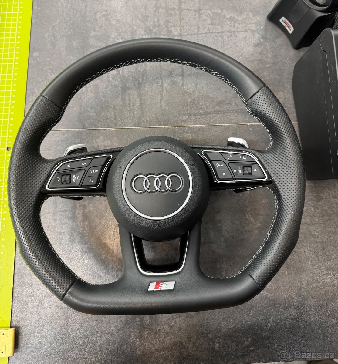 Volant Audi zkosený, A4, A5, včetně airbagu, perfektní stav