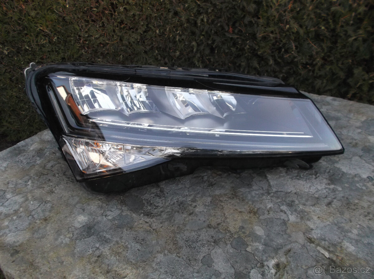 ŠKODA SUPERB 3 SVĚTLA-BLATNÍKY-NÁRAZNÍKY-DVEŘE